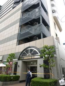 5月27日，埼玉縣蕨市一公寓樓發(fā)生疑似強(qiáng)迫殉情案，一名日本人男性和一名中國籍女性死亡。