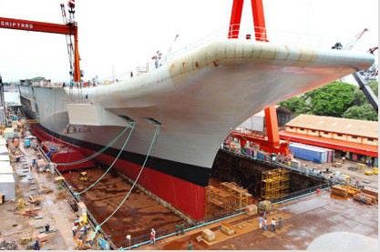 資料圖：印度首艘國(guó)產(chǎn)航母“維克蘭特”號(hào)。