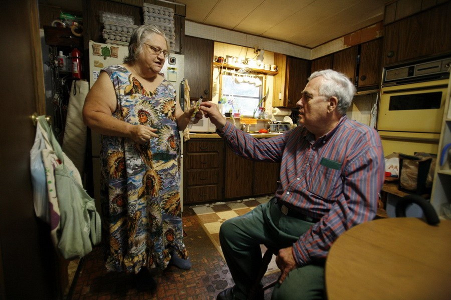 9年前，里克在聽說奧德塞的生活陷入困境后又讓她回來和自己一起住。
