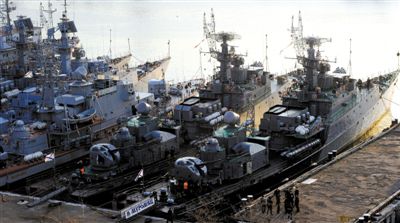 4月1日，停靠在克里米亞塞瓦斯托波爾的軍艦，其中也有烏克蘭海軍軍艦。
