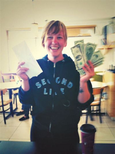 找到錢的“粉絲”會上傳一張與錢的合照。