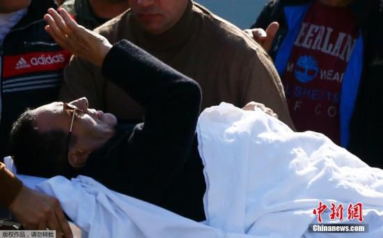 　埃及法院29日作出終審判決，裁決前總統(tǒng)穆巴拉克涉嫌謀殺示威者一案不成立，穆巴拉克將無罪釋放。圖為穆