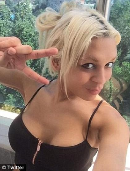 塔拉·赫德森自拍照。