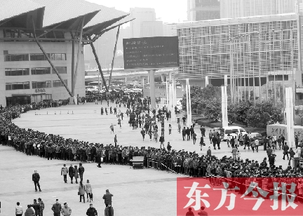 3月2日，在鄭州國際會展中心，河南省春季人才招聘會舉行，六萬五千名求職者扎堆求職