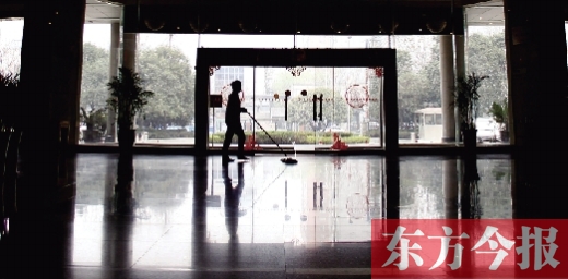 洛陽11家飯店不達(dá)標(biāo) 被“摘星”或限期整改 洛陽11家飯店不達(dá)標(biāo) 被“摘星”或限期整改