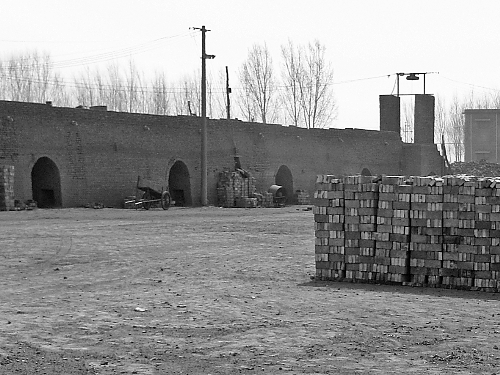 東張巨村的磚窯廠。