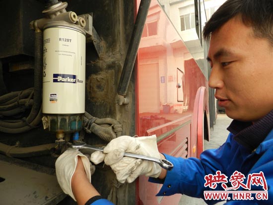 鄭州BRT公交開始供暖 可根據(jù)室外溫度調(diào)節(jié)車廂溫度 鄭州BRT公交開始供暖 可根據(jù)室外溫度調(diào)節(jié)車廂溫度