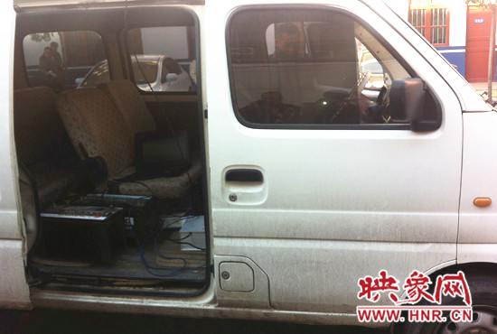 一天面包車(chē)和一臺(tái)電腦一個(gè)主機(jī)便能完成50萬(wàn)條的垃圾短信發(fā)送量 一天面包車(chē)和一臺(tái)電腦一個(gè)主機(jī)便能完成50萬(wàn)條的垃圾短信發(fā)送量