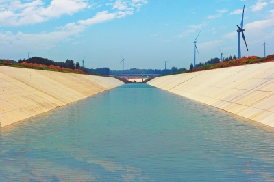 圖為已經(jīng)竣工的南水北調(diào)中線工程方城段。