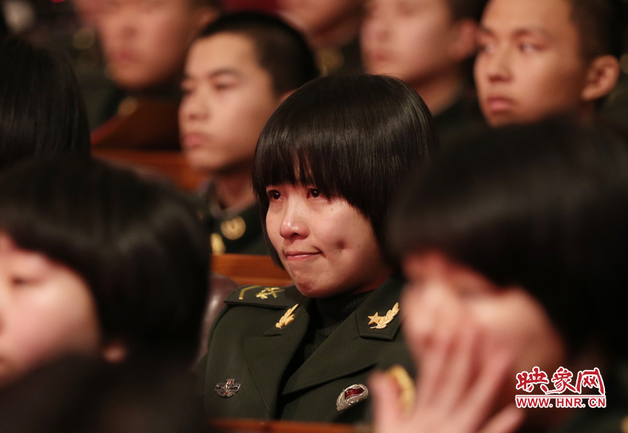 現(xiàn)場觀眾感動落淚。