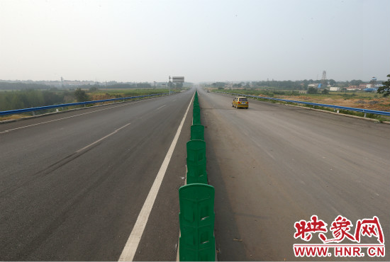 10條都市區(qū)快速路的開(kāi)通，使市民出行更方便