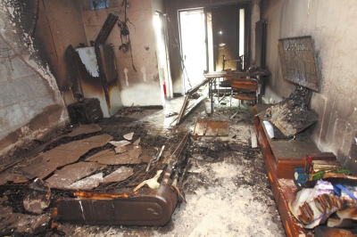 鄭州民居凌晨疑遭縱火 房主威脅鄰居“誰報警弄死誰” 鄭州民居凌晨疑遭縱火 房主威脅鄰居“誰報警弄死誰”