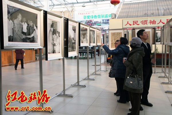 各地舉行毛澤東誕辰119周年紀(jì)念活動(dòng)