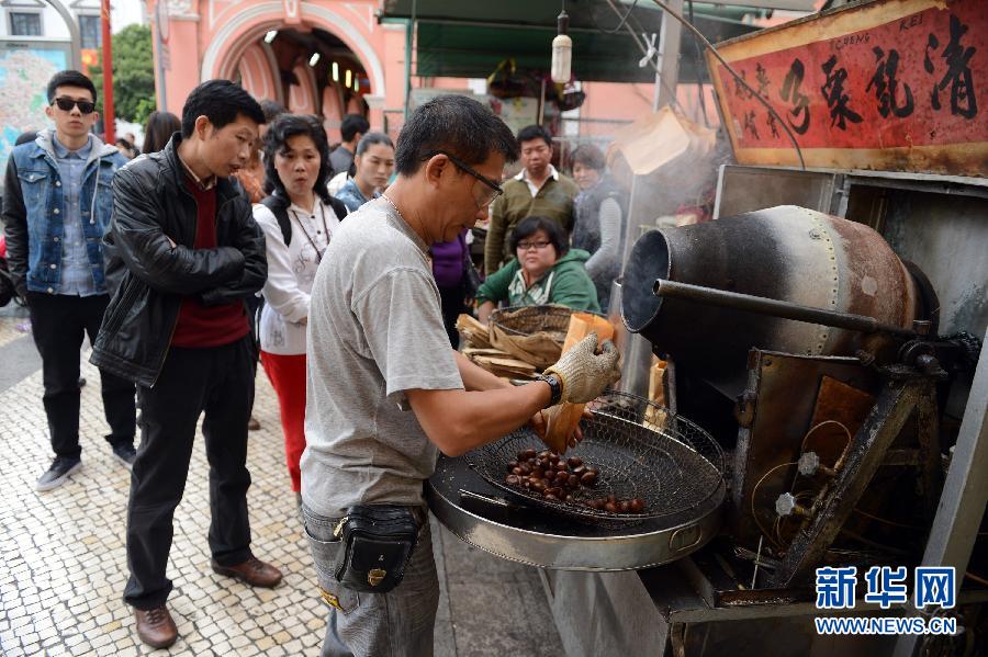 （晚報(bào)）（5）澳門(mén)春節(jié)長(zhǎng)假現(xiàn)人潮