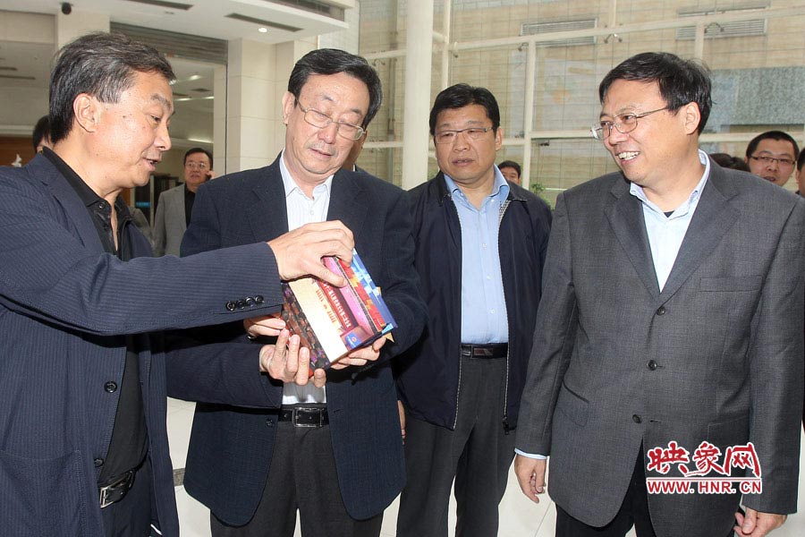 河南省委書記、省人大常委會(huì)主任郭庚茂視察河南電視臺(tái) 東方今報(bào)記者沈翔 劉棟杰/攝