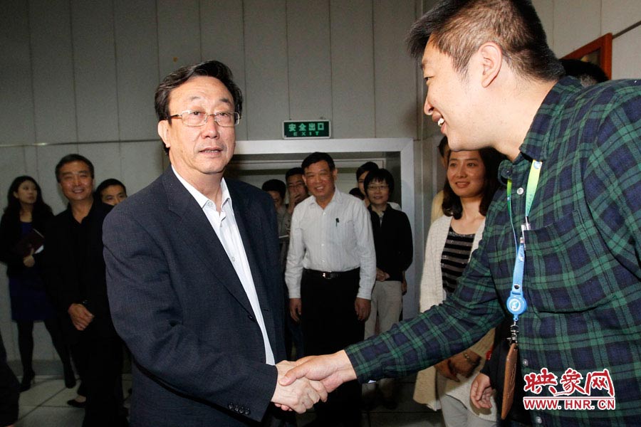 河南省委書記、省人大常委會(huì)主任郭庚茂視察河南人民廣播電臺(tái) 映象網(wǎng)記者邵恰 段晉哲/攝