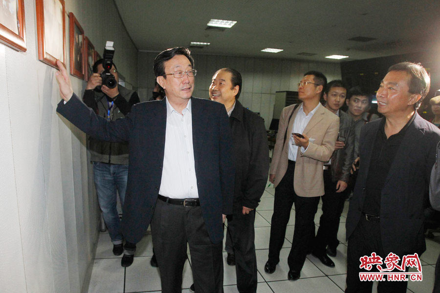 河南省委書記、省人大常委會(huì)主任郭庚茂視察河南人民廣播電臺(tái) 映象網(wǎng)記者邵恰 段晉哲/攝