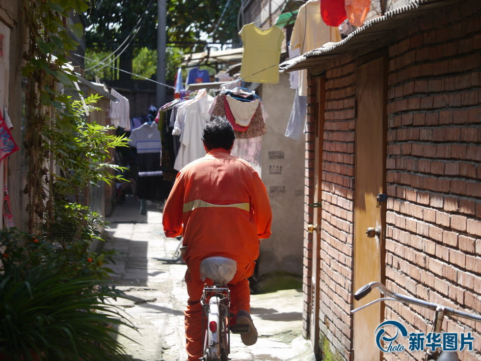 環(huán)衛(wèi)老工人的"北京愛情" 環(huán)衛(wèi)老工人的"北京愛情"