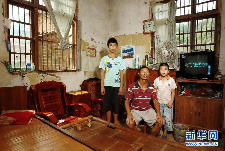 農(nóng)場棚戶區(qū)的最后留守家庭：留下的是回憶，迎來的是幸福
