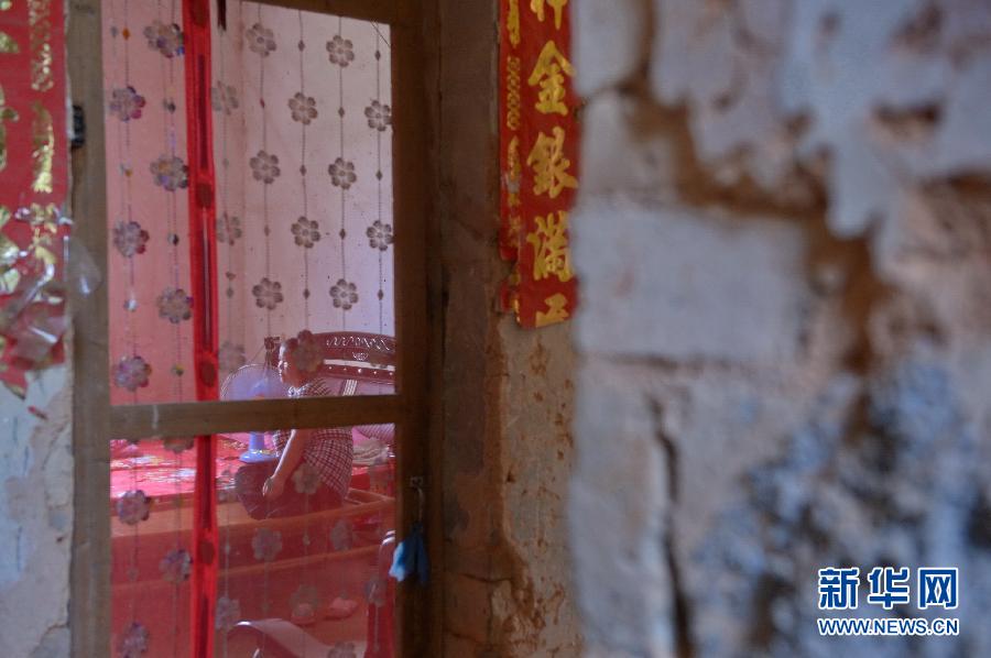 農(nóng)場棚戶區(qū)的最后留守家庭：留下的是回憶，迎來的是幸福