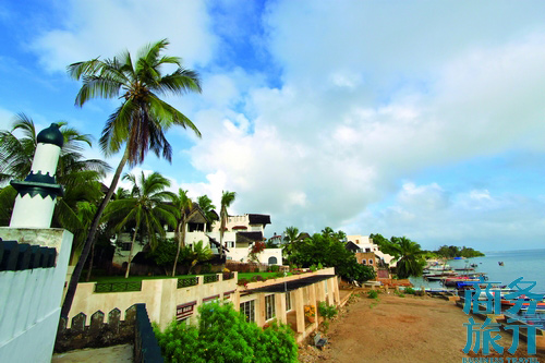 海風(fēng)椰影里的拉姆島。