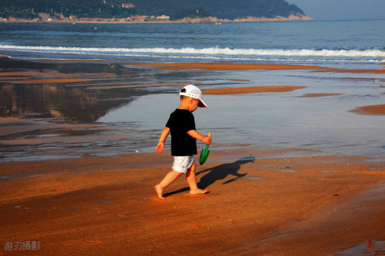 海邊頑童 攝影:游刃 海邊頑童 攝影:游刃