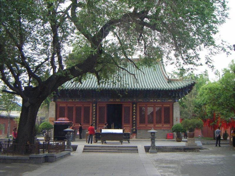 鄭州城隍廟新春文化廟會 感受地道民間味 鄭州城隍廟新春文化廟會 感受地道民間味