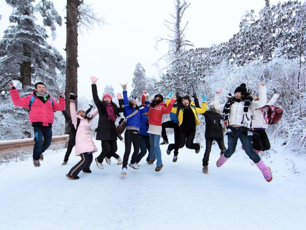 沐浴拜佛峨眉山，吉祥如意大家沾