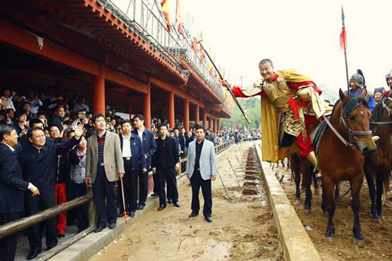 春風(fēng)送暖醉開(kāi)封 清園發(fā)展迎貴客 春風(fēng)送暖醉開(kāi)封 清園發(fā)展迎貴客