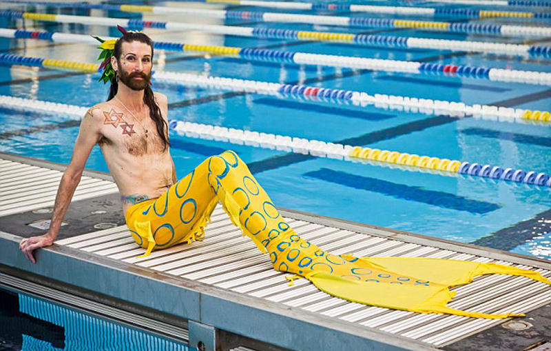 美國(guó)舉辦美人魚(yú)大會(huì) 超300名"人魚(yú)"盛裝參加