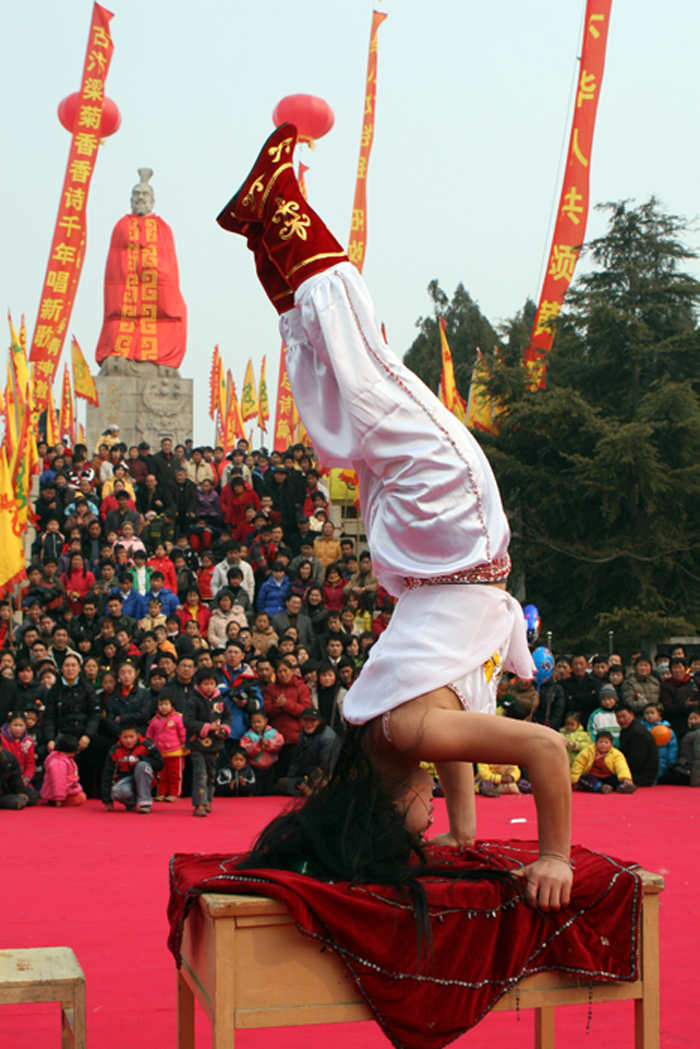 　　超強(qiáng)的演出陣容,超強(qiáng)的娛樂(lè)產(chǎn)品組合。