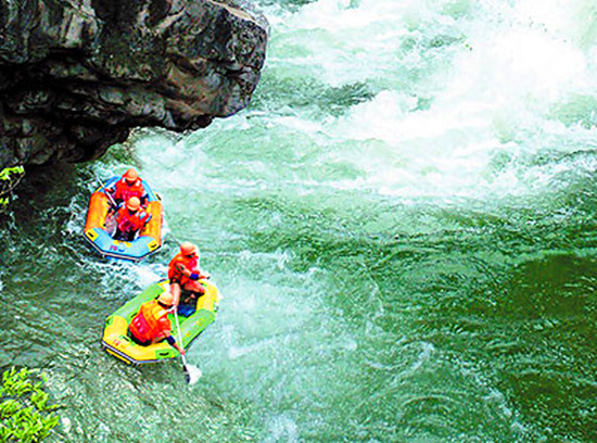7月份去哪里旅游好之清遠黃騰峽漂流 7月份去哪里旅游好之清遠黃騰峽漂流