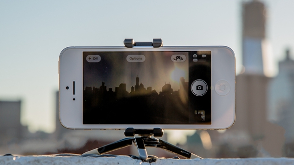 手機“禍害”旅行的10大罪證 你中槍了嗎？