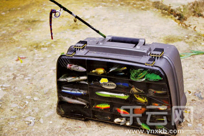 　　又稱擬餌釣魚,起源于歐洲,國內(nèi)翻譯為“路亞”。