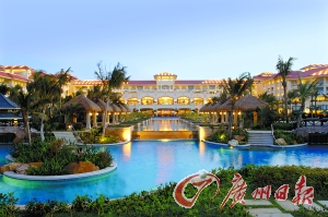 溫泉酒店全景氣派輝煌。