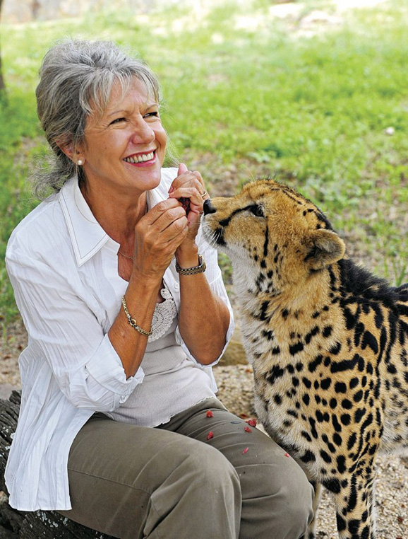 　　自然保護區(qū)、瀕危動物 中心、奢華營地酒店,無一不是Lente女士熱愛動物和大自然的杰作