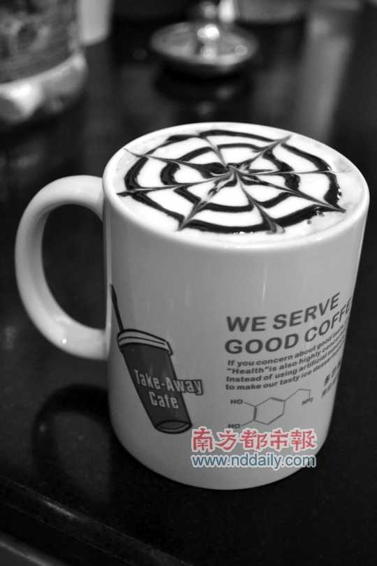 多巴胺行動(dòng)咖啡店的摩卡,入口醇滑。