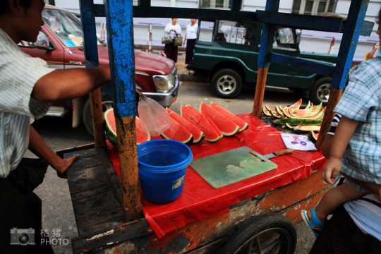 緬甸，繽紛的街邊平民小吃