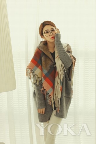 寒冬PK內(nèi)秀時尚 輕薄圍巾是主角(4) 寒冬PK內(nèi)秀時尚 輕薄圍巾是主角(4)