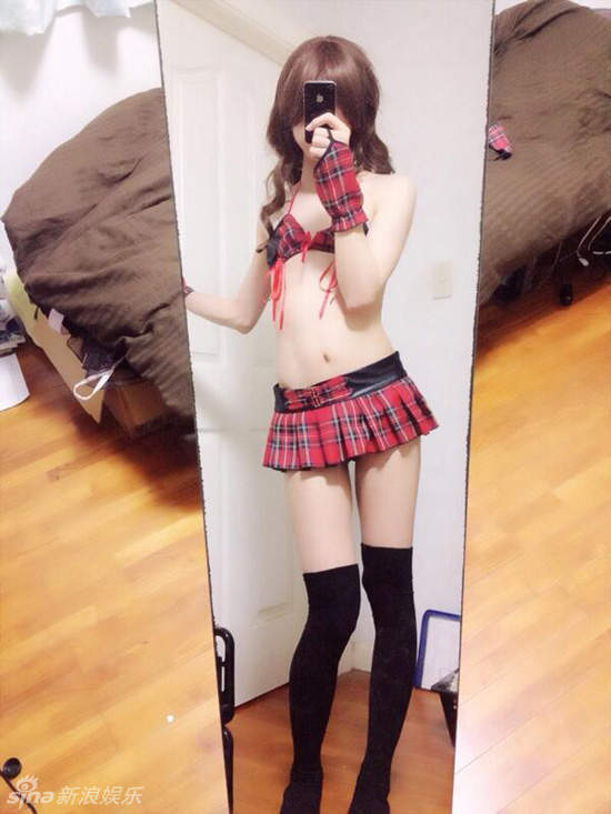 長腿翹臀制服誘惑 這么可愛果然是男孩子 長腿翹臀制服誘惑 這么可愛果然是男孩子