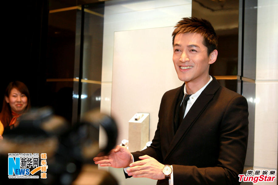 胡歌預(yù)為餐廳員工發(fā)獎(jiǎng)金 呼吁保障演員生命安全 胡歌預(yù)為餐廳員工發(fā)獎(jiǎng)金 呼吁保障演員生命安全