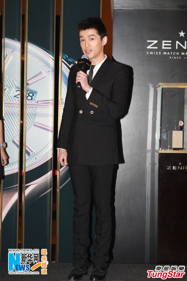 胡歌預(yù)為餐廳員工發(fā)獎(jiǎng)金 呼吁保障演員生命安全 胡歌預(yù)為餐廳員工發(fā)獎(jiǎng)金 呼吁保障演員生命安全