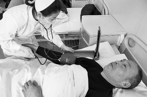 濟源市在河南率先全面推行“先診療后結(jié)算”服務模式