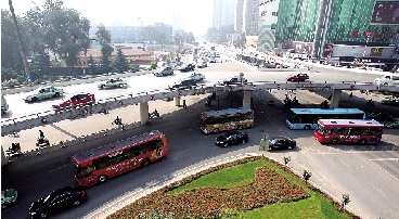 二七廣場和紫荊山區(qū)域公交站名采用地標名加道路名進行升級 二七廣場和紫荊山區(qū)域公交站名采用地標名加道路名進行升級