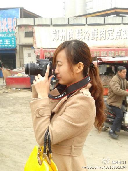 12:57@冰水11：#今天我來當(dāng)記者#跟我一起體驗(yàn)的美女一來就開拍了