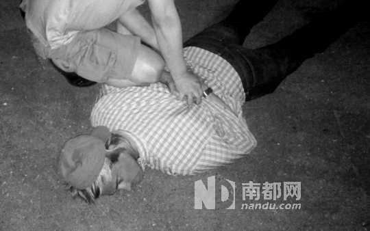 俄羅斯安全部門發(fā)布圖片顯示，美國駐俄使館工作人員福格爾被抓獲。