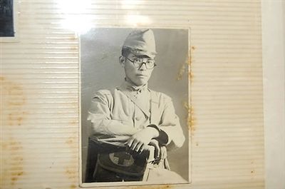 韓國媒體5月23日還公布了日本老兵松本正義當年在軍隊服役的圖片。