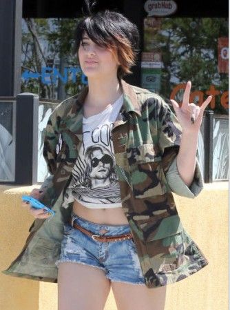 杰克遜15歲女兒自殺未遂 疑似因父親去世受打擊 杰克遜15歲女兒自殺未遂 疑似因父親去世受打擊