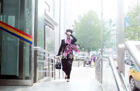 2013年7月22日，李某輪奸案庭前會議在海淀某法庭舉行，現場有大批媒體等候。