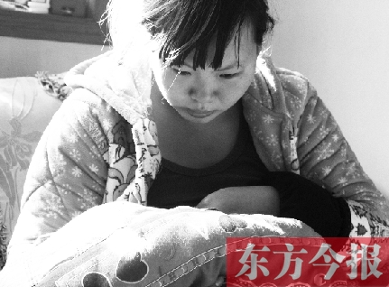 重新找回兒子蛋蛋，年輕的媽媽再也不忍離開